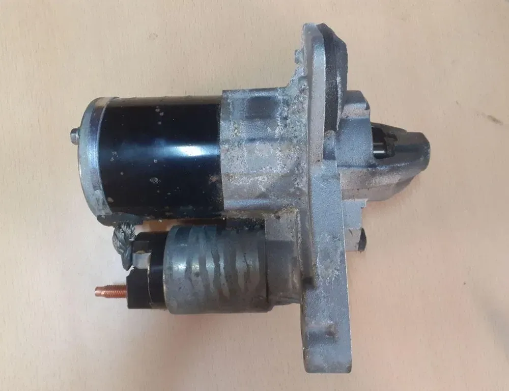 DACIA Sandero 2 generation (2013-2020) Rozrusznik 233000557R 34667635