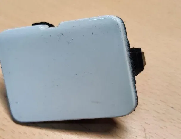 DACIA Sandero 2 generation (2013-2020) Osłona ucha holowniczego przedniego zderzaka 511802873R 34670349