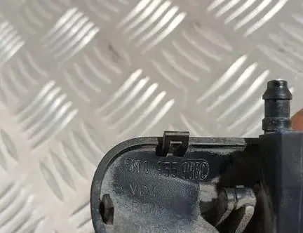 VOLKSWAGEN Touran 1 generation (2003-2015) Dysza do szyby przedniej 5M0955986C 34884994