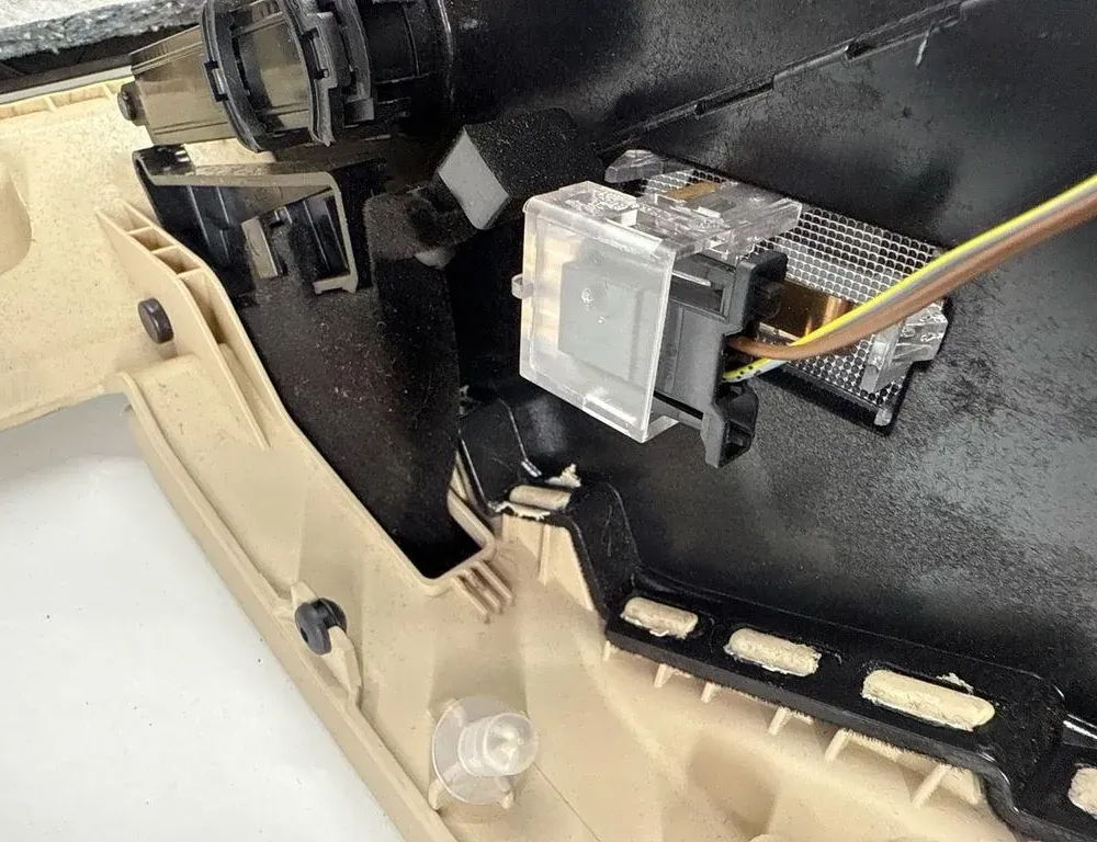 VOLKSWAGEN Touareg 2 generation (2010-2018) Pudełko na rękawiczki 7P1857097 34976108