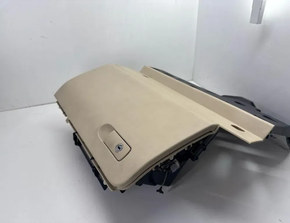 VOLKSWAGEN Touareg 2 generation (2010-2018) Pudełko na rękawiczki 7P1857097 34976108