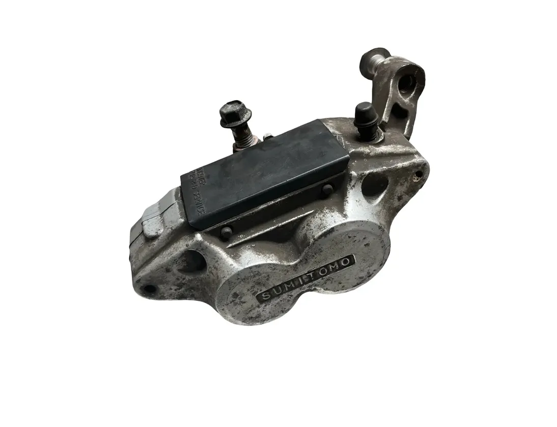 YAMAHA TDM Zacisk hamulca przedniego lewego, lewy 34937457