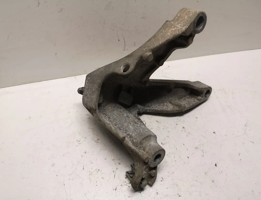 DACIA Sandero 2 generation (2013-2020) Gearbox Mount Bracket 112531966R 11726759