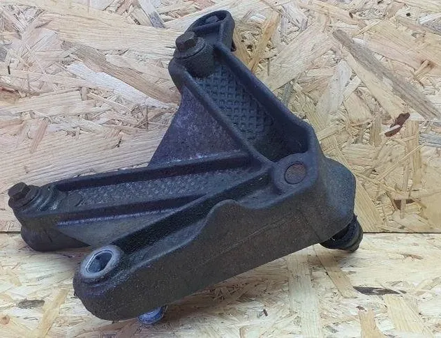 NISSAN Almera N16 (2000-2006) Wspornik silnika, prawa strona 8200043084 31107589