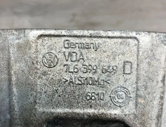 AUDI Q7 4L (2005-2015) Gearbox Mount Bracket 7L6399649D 34980232