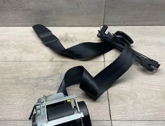 SKODA Superb 2 generation (2008-2015) Front Right Seatbelt 31114,141210,008R000,615479100 34992496