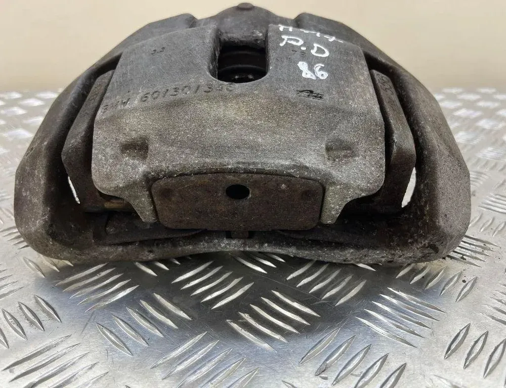 BMW 7 Series E65/E66 (2001-2008) Zacisk hamulca przedniego prawego 6030348 31819123