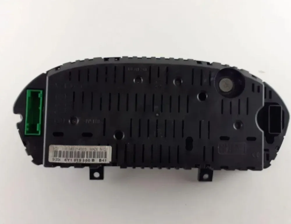 SKODA Fabia 1 generation (2004-2007) Speedometer 6Y1919860B 31908505