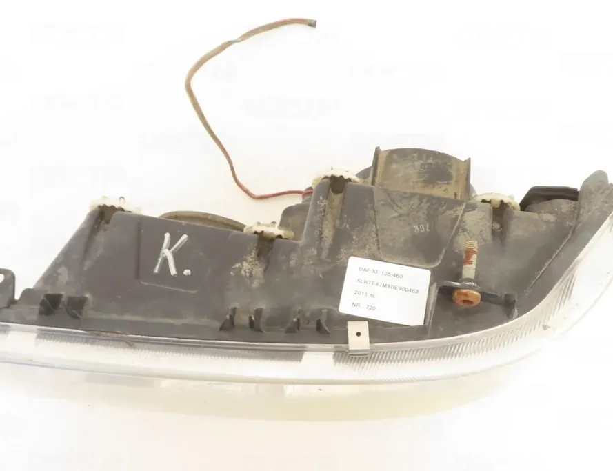 DAF XF 105 (2005-present) Reflektor przedni lewy 28141079