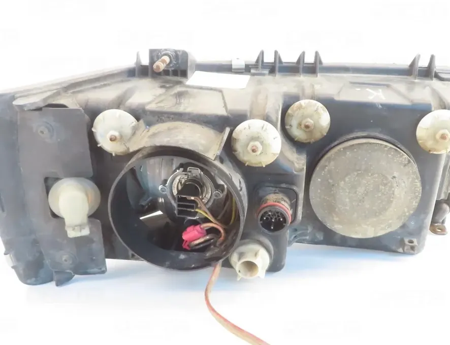 DAF XF 105 (2005-present) Reflektor przedni lewy 28141079