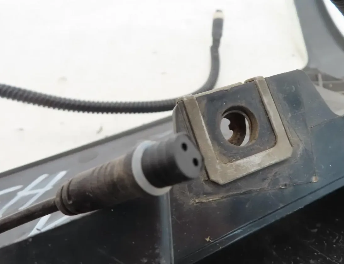 VOLVO FH II (2012-present) Osłona przedniego lewego reflektora 82884080 29857975