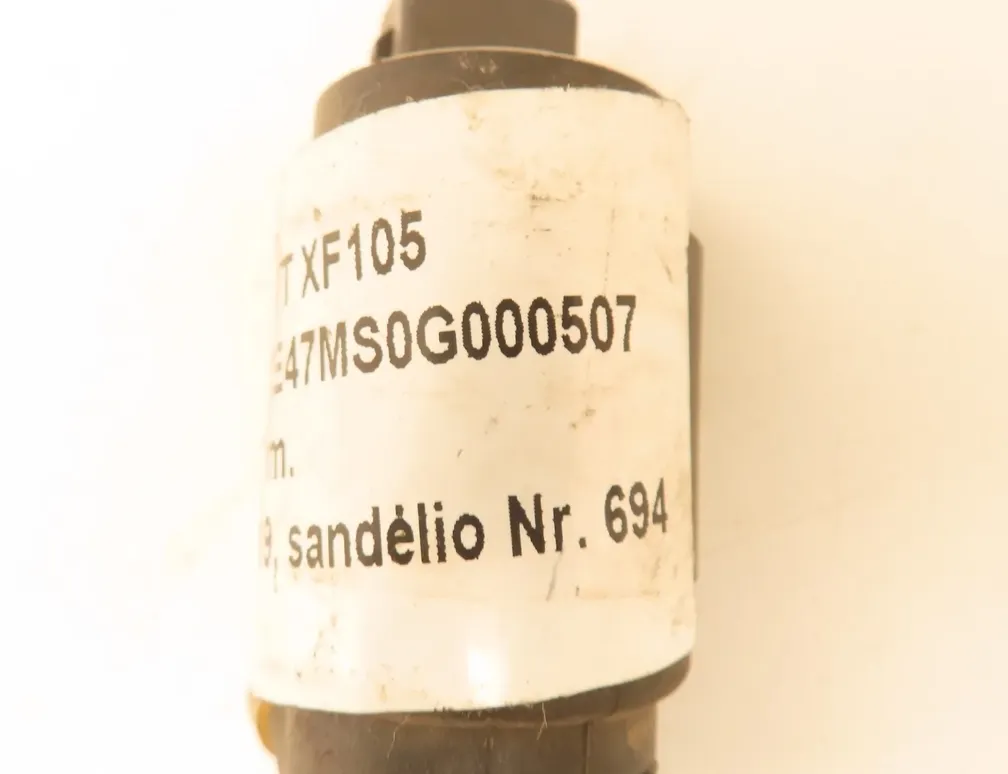 DAF XF 105 (2005-present) Pompa wody do przedniej szyby 1343064 34839474