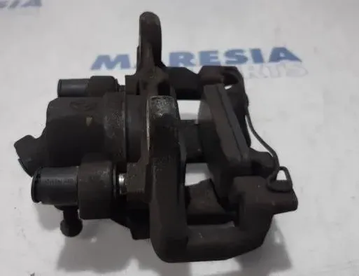 DACIA Logan 2 generation (2013-2020) Inne części ciała 410118579R,410155115R,410104961,410104961R 27743997