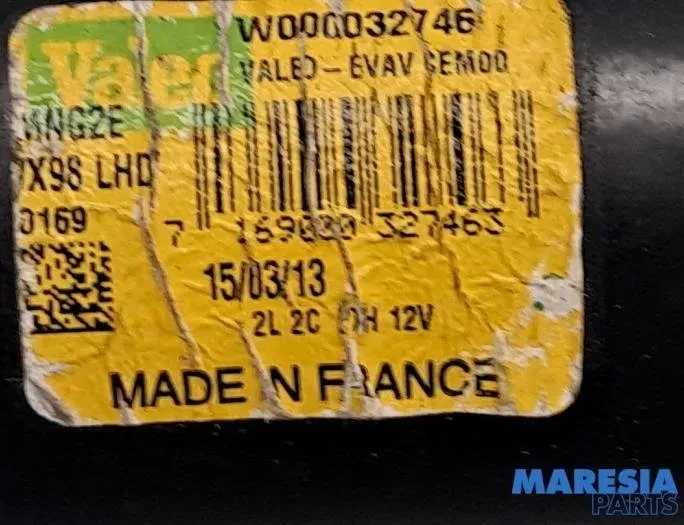 RENAULT Clio 4 generation (2012-2020) Front Windshield Wiper Mechansm Motor 288A53268R,288004542R 28365644