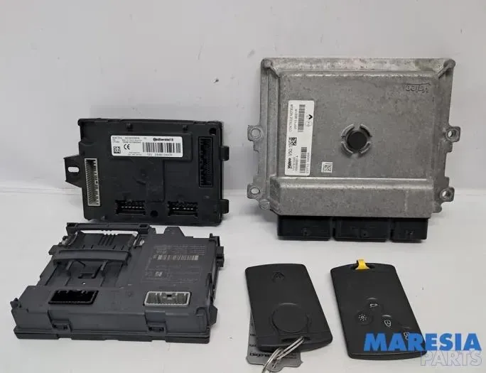 RENAULT Clio 4 generation (2012-2020) Engine Control Unit ECU 237105499R,237109221R,284B16257R,284B10447R,285900636R,285901547R,285906306R,A2C92226608,170790045,00237109221R,1500913070865546,284B17493R,00284B10447R 33571436