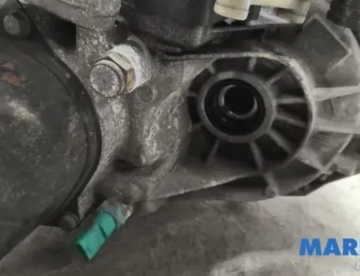 RENAULT Clio 4 generation (2012-2020) Gearbox 320100969R,320106364R,320106692R 35107775