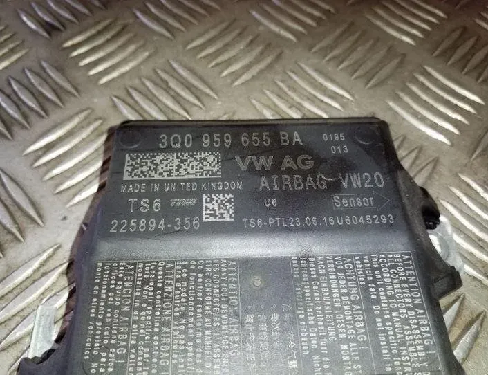 VOLKSWAGEN Passat B8 (2014-2023) SRS Control Unit 225894356,3Q0959655BA 26209421