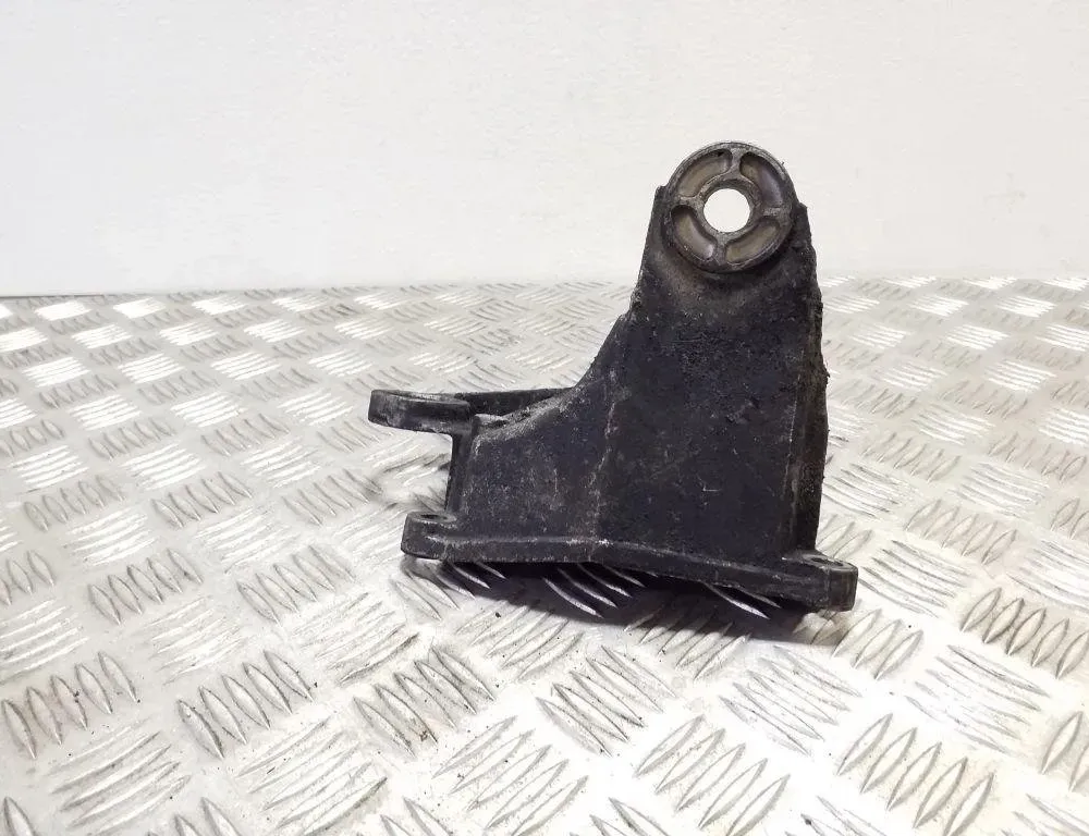 VOLKSWAGEN Passat B7 (2010-2015) Gearbox Mount Bracket 8D0399114S 32157552