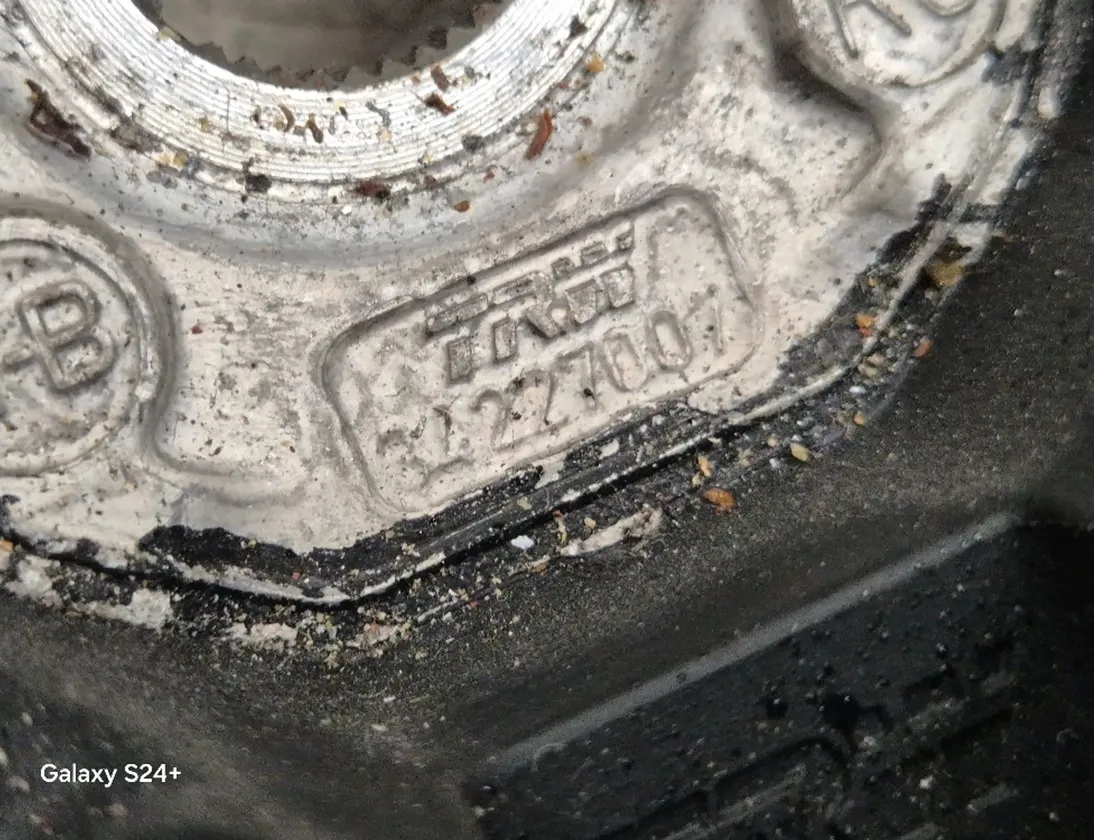 DACIA Sandero 2 generation (2013-2020) Steering Wheel 34227003B,484001085R 28467165