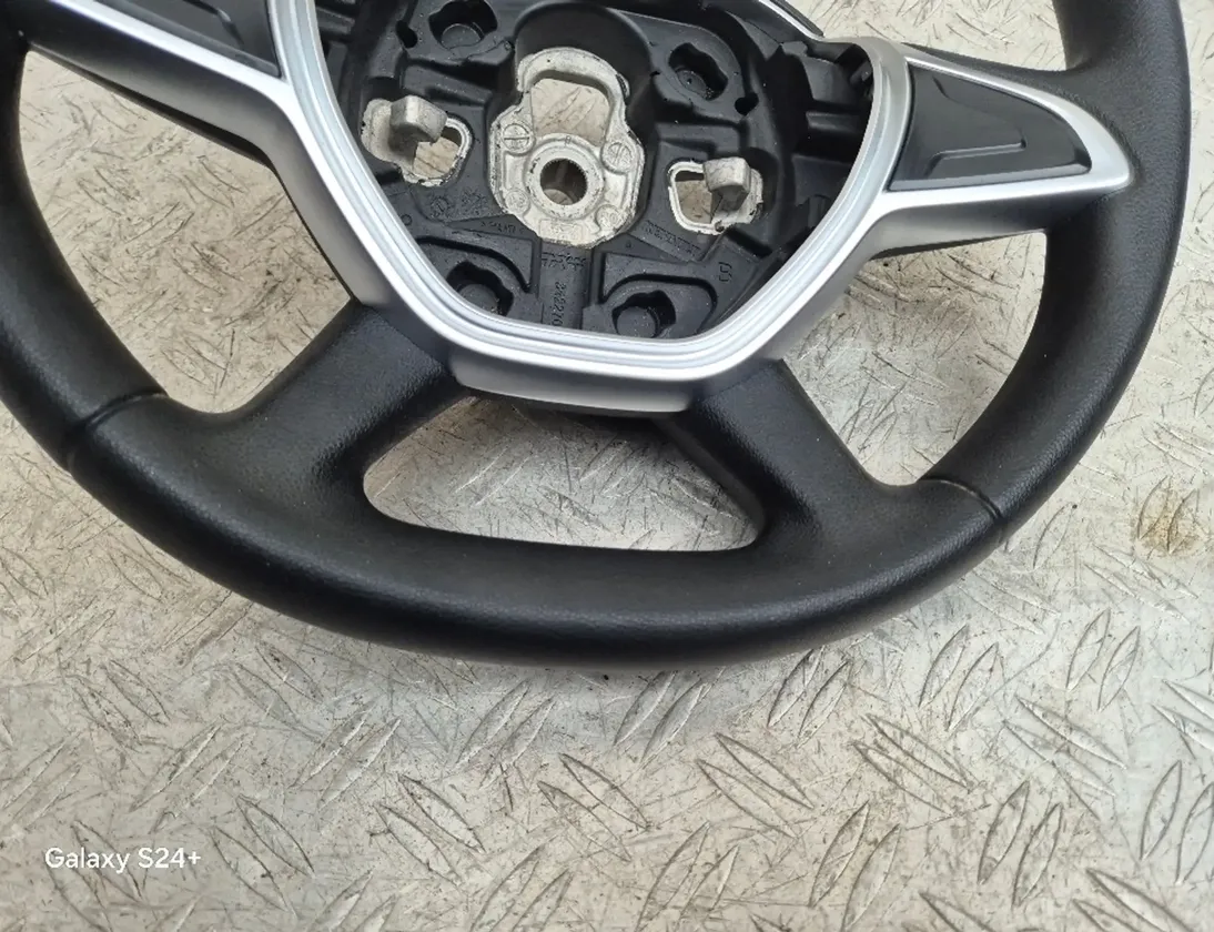 DACIA Sandero 2 generation (2013-2020) Steering Wheel 34227003B,484001085R 28467165