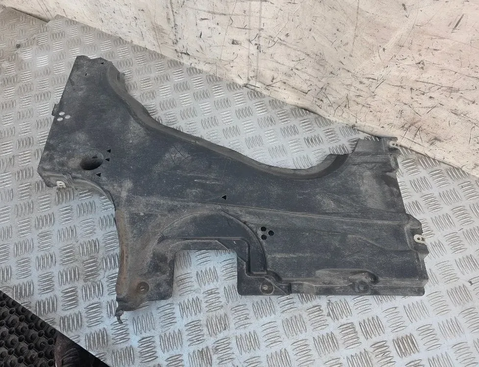 BMW 7 Series G11/G12 (2015-2023) Osłona podwozia, lewa strona 7340181,51757340181 32756607