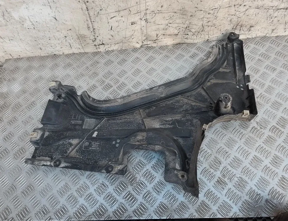 BMW 7 Series G11/G12 (2015-2023) Osłona podwozia, lewa strona 7340181,51757340181 32756607