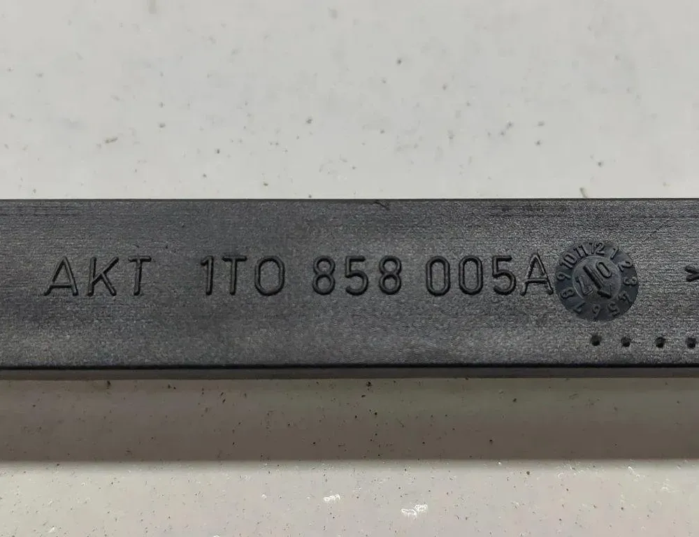 VOLKSWAGEN Touran 1 generation (2003-2015) Inne części wewnętrzne 1T0858005A 31902012