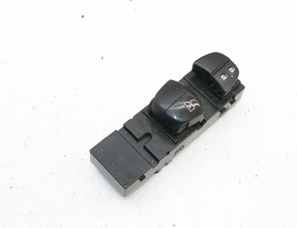 NISSAN Micra K14 (2017-2023) Front Right Door Window Switch 35051329