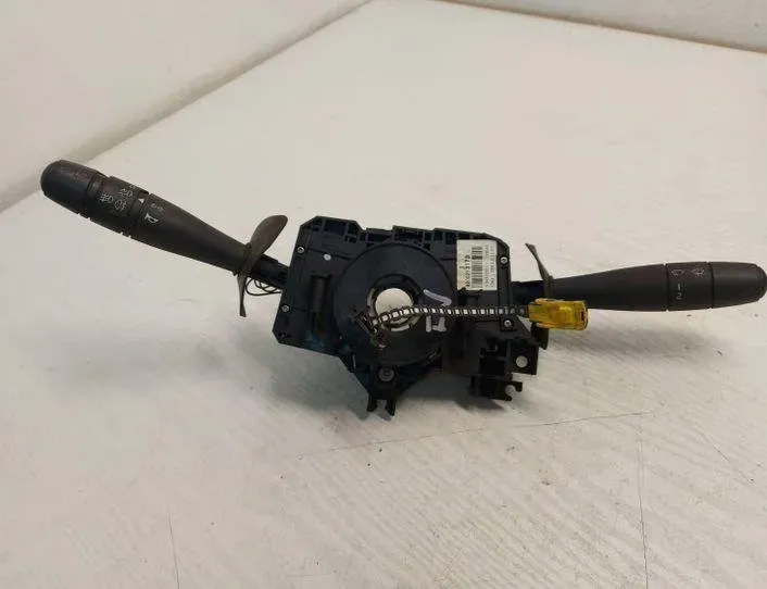 DACIA Logan 1 generation (2004-2012) Przełącznik dźwigni wycieraczek kierunkowskazów 03066,N345920013,8200213173 24409646