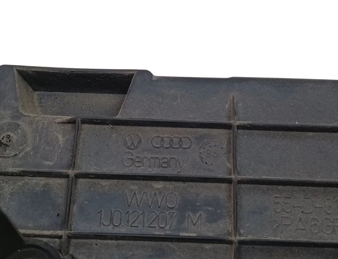 VOLKSWAGEN Golf 4 generation (1997-2006) Chłodnica wentylatora chłodzącego silnik 1J0121207M 35106912