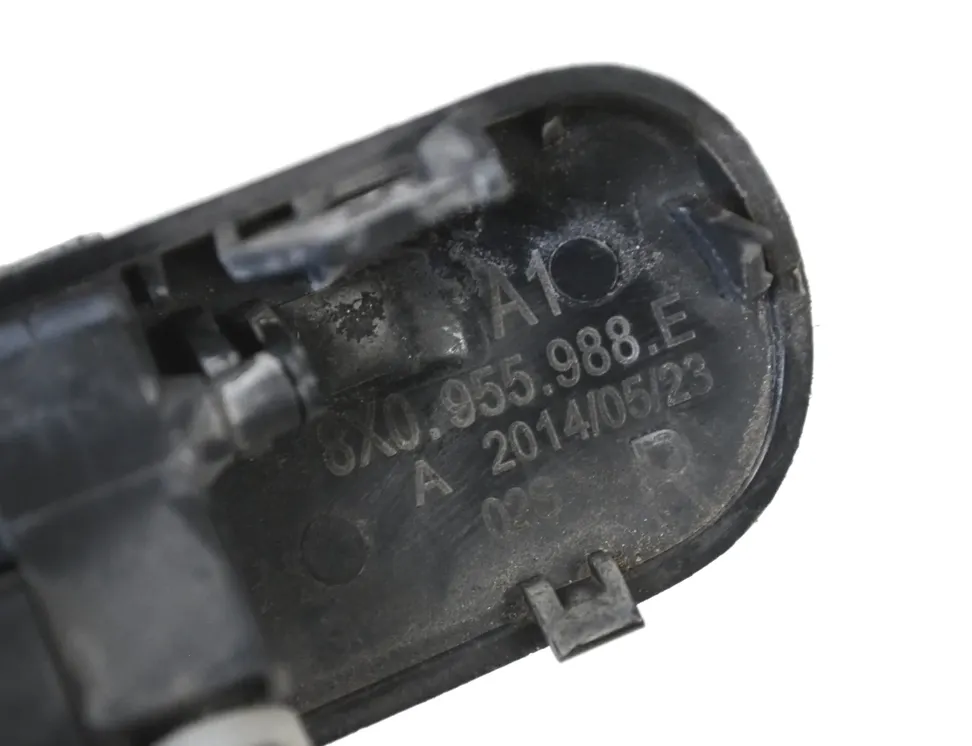 AUDI A1 8X (2010-2020) Dysza do szyby przedniej 8X0955988E 11234331