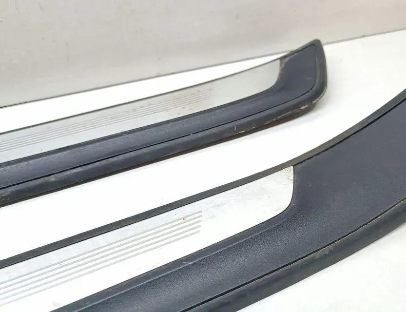 BMW X1 E84 (2009-2015) Threshold Trim 8047745 33684773