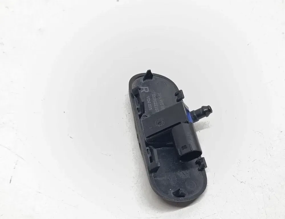 PORSCHE Cayenne 958 (2010-2018) Dysza do szyby przedniej 7P5955988 33688734