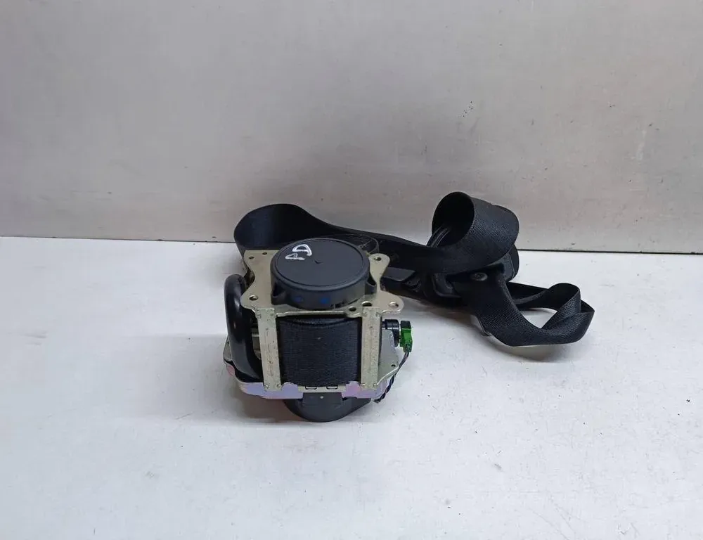 BMW 2 Series Grand Tourer F46 (2018-2023) Front Right Seatbelt 7313304 33732750