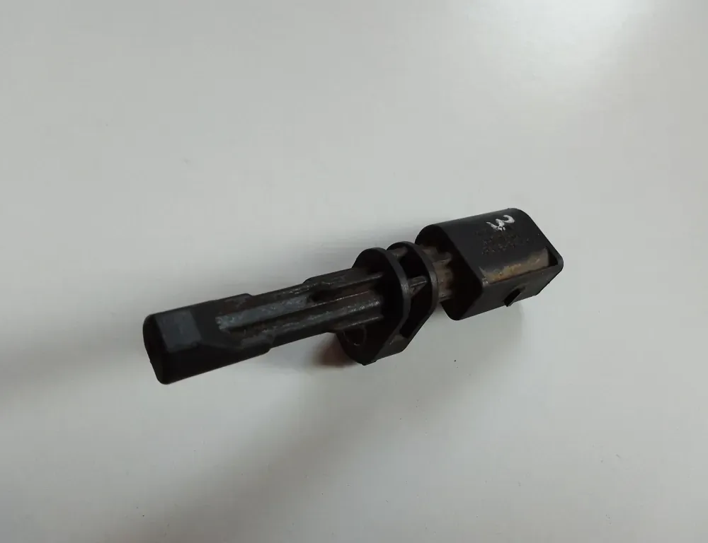 VOLKSWAGEN Caddy 3 generation (2004-2015) Przedni prawy czujnik ABS 10071162303 34986848