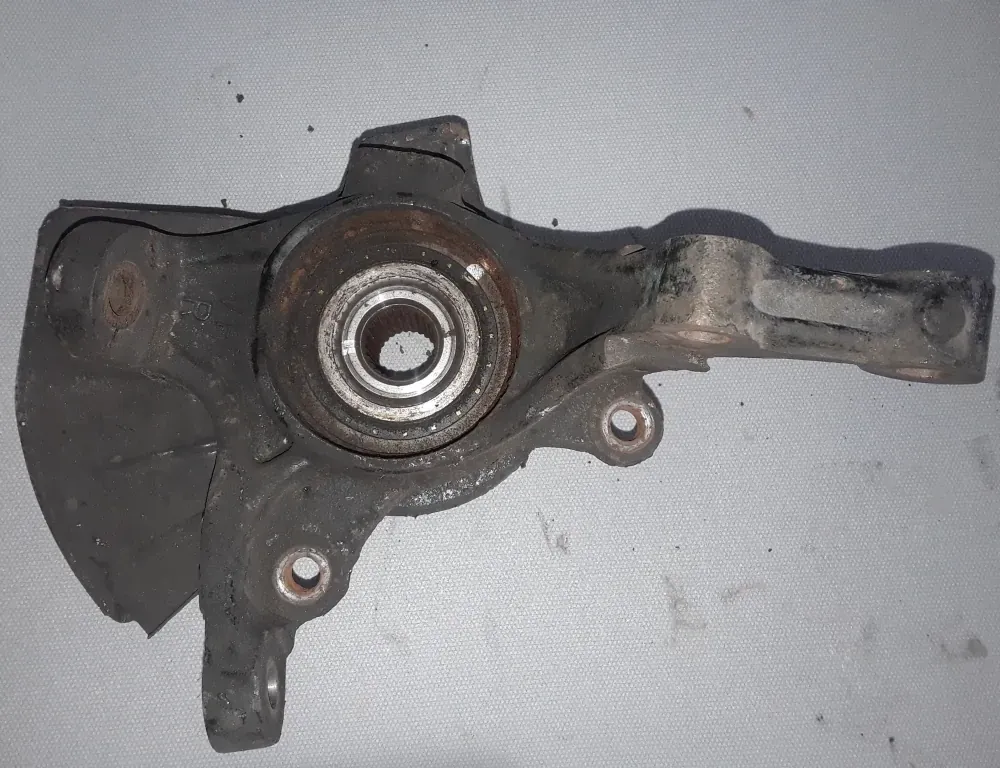 HYUNDAI i40 VF (1 generation) (2011-2020) Piasta przedniego prawego koła 517163Z000 35104301