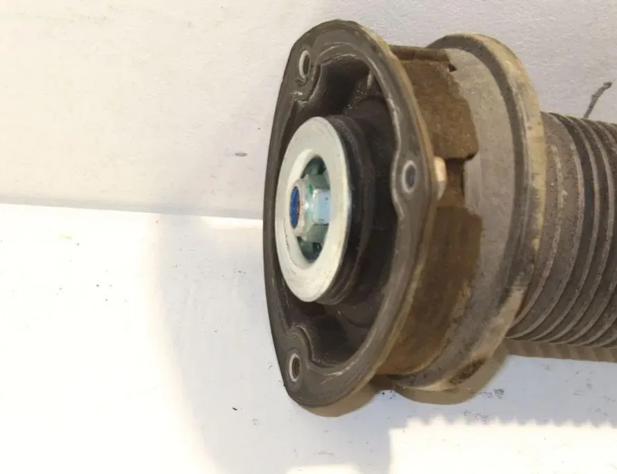 VOLKSWAGEN Golf 8 generation (2019-2023) Amortyzator przedni prawy 5Q0413023FJ 33290878