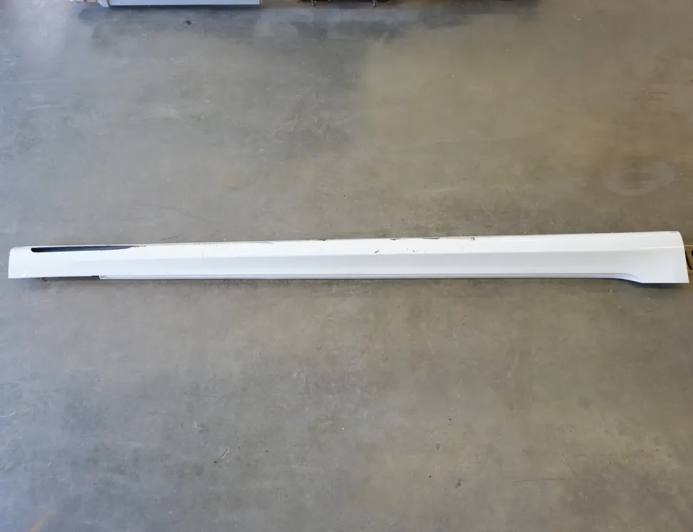 BMW 7 Series G11/G12 (2015-2023) Prawa plastikowa osłona listwy bocznej 8065170,8059980,7853912,7370180 35106403