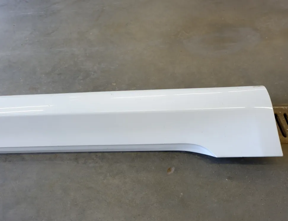 BMW 7 Series G11/G12 (2015-2023) Prawa plastikowa osłona listwy bocznej 8065170,8059980,7853912,7370180 35106403