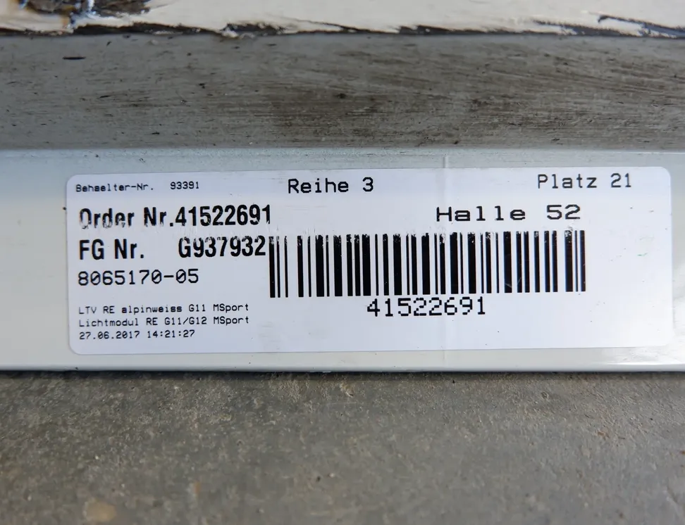 BMW 7 Series G11/G12 (2015-2023) Prawa plastikowa osłona listwy bocznej 8065170,8059980,7853912,7370180 35106403