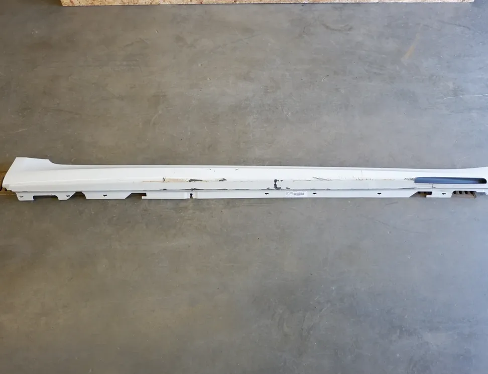 BMW 7 Series G11/G12 (2015-2023) Prawa plastikowa osłona listwy bocznej 8065170,8059980,7853912,7370180 35106403