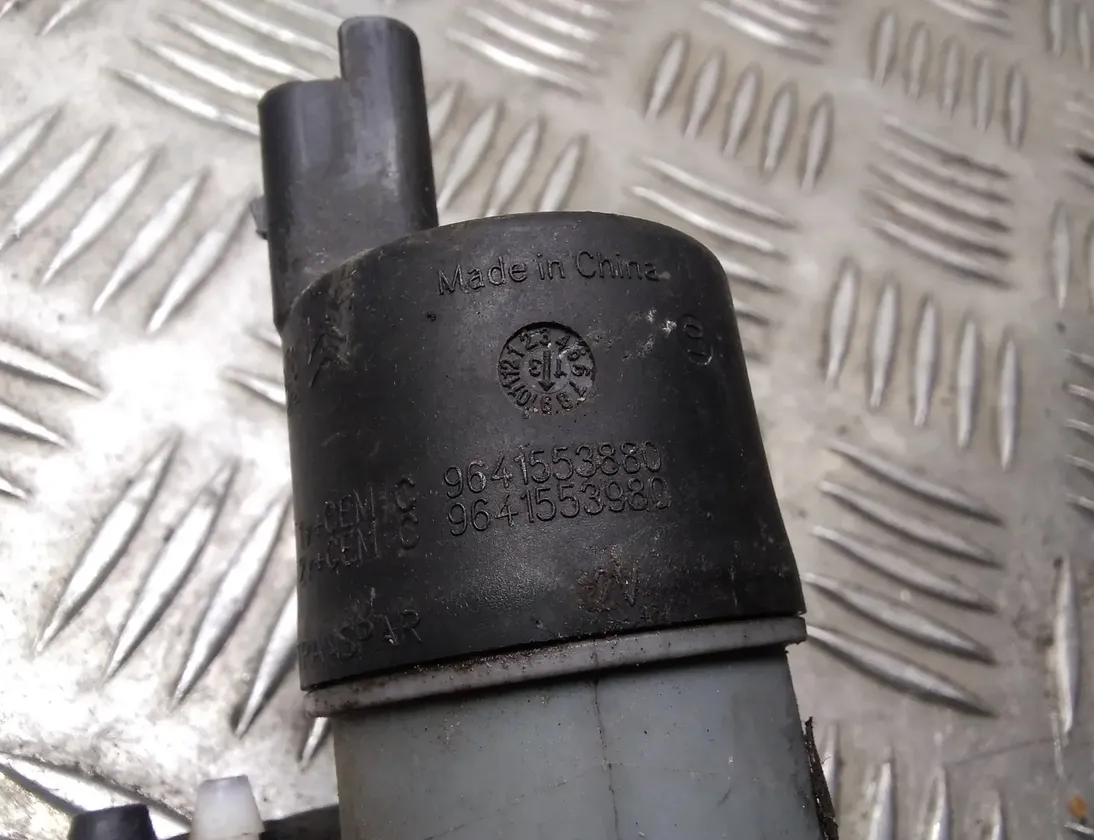 NISSAN Qashqai 2 generation (2013-2023) Silnik zbiornika spryskiwacza 9641553880,9641553980 15419319