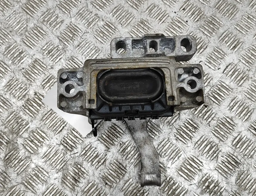 SKODA Octavia 3 generation (2013-2020) Mocowanie silnika po prawej stronie 5Q0199262BJ 22503399