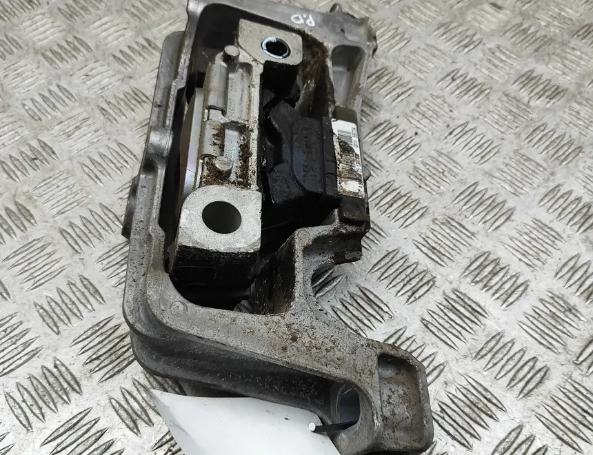MERCEDES-BENZ GLA-Class X156 (2013-2020) Right Side Engine Mount A2462402517 33518559