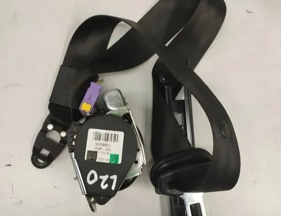 AUDI A6 C6/4F (2004-2011) Front Right Seatbelt H12358,560788501,008R000 34556396