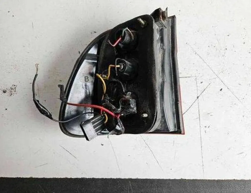 BMW 5 Series E39 (1995-2004) Rear Right Taillight Lamp SK1310-10595SW 34701724