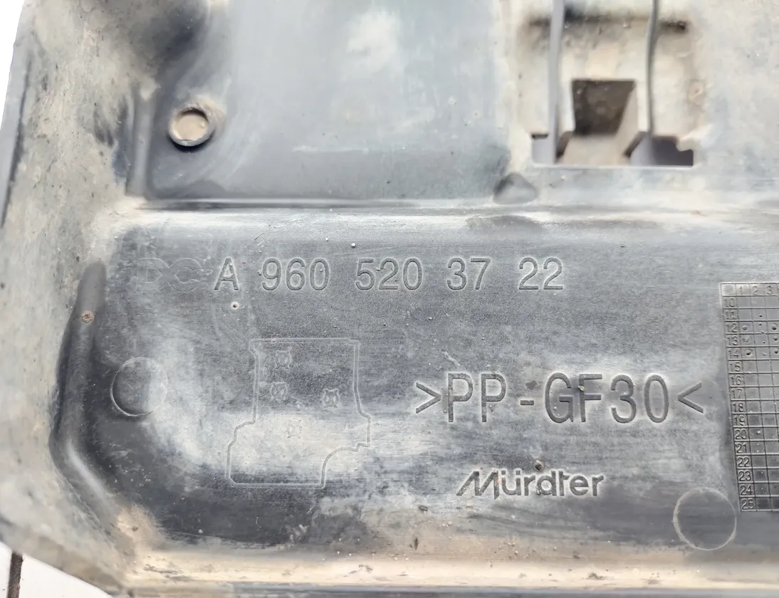 MERCEDES-BENZ ACTROS MP4 (2011-present) Pokrywa silnika A9605203722,A9615208122 34936642