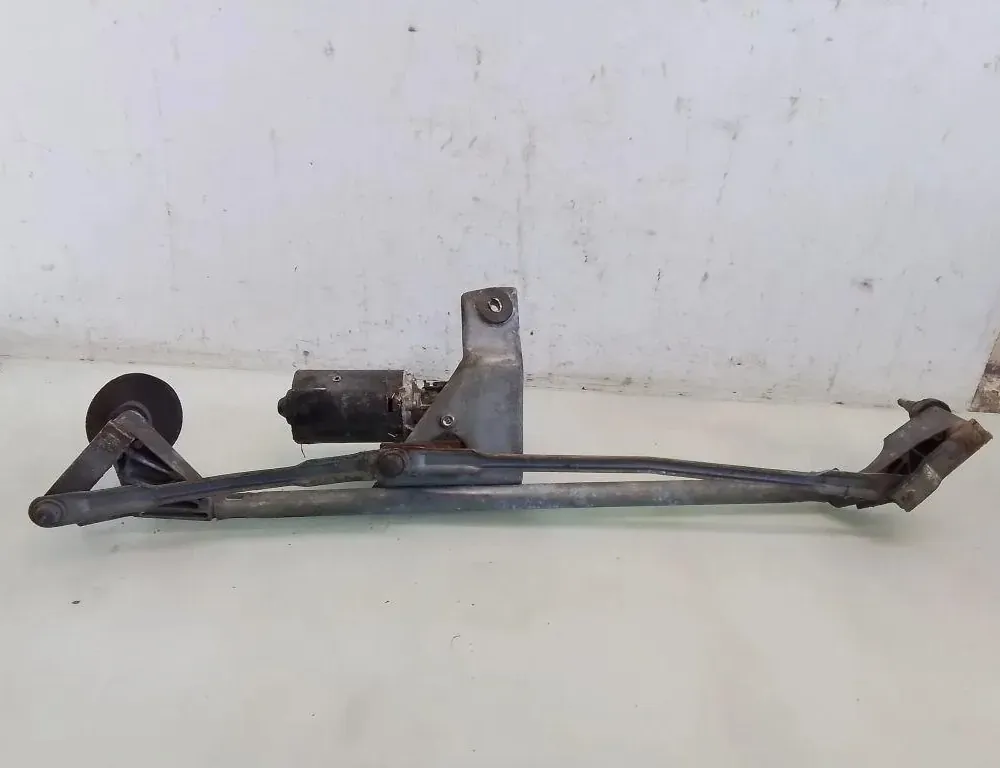 VOLVO V70 2 generation (2000-2008) Front Windshield Wiper Mechanism 0390241133 35100229