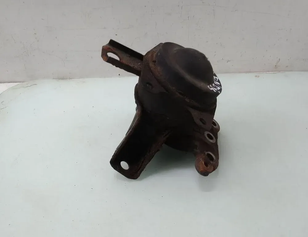 MITSUBISHI Grandis 1 generation (2003-2011) Front engine mount 06105 35099026
