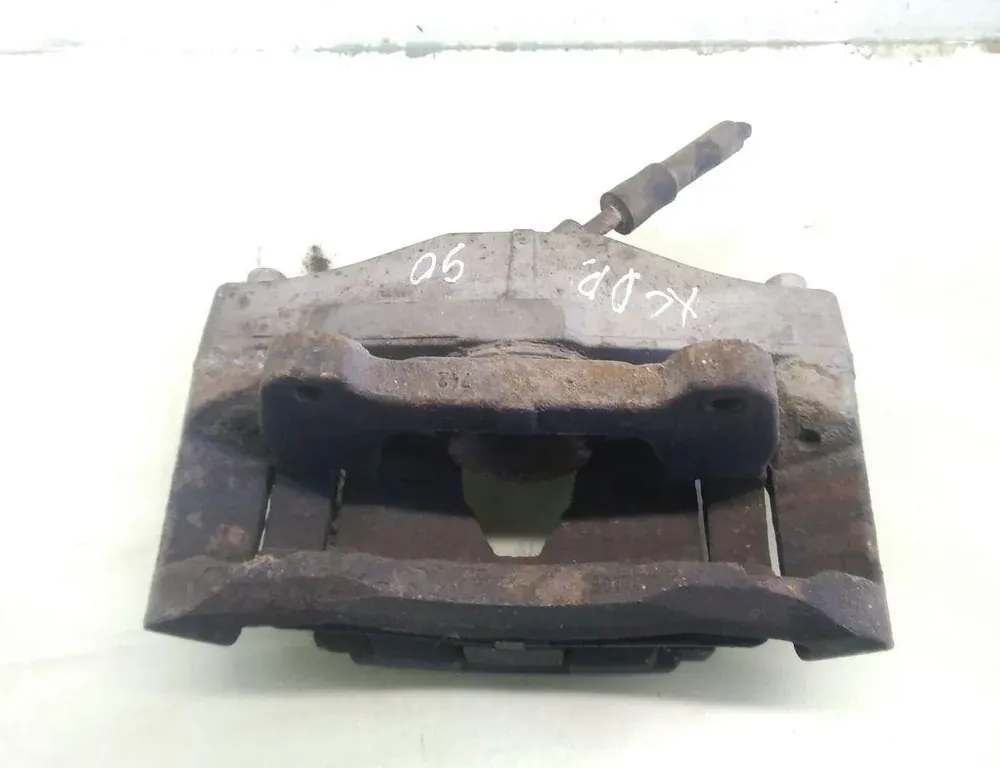 VOLVO XC90 1 generation (2002-2014) Zacisk hamulca przedniego prawego 35098888